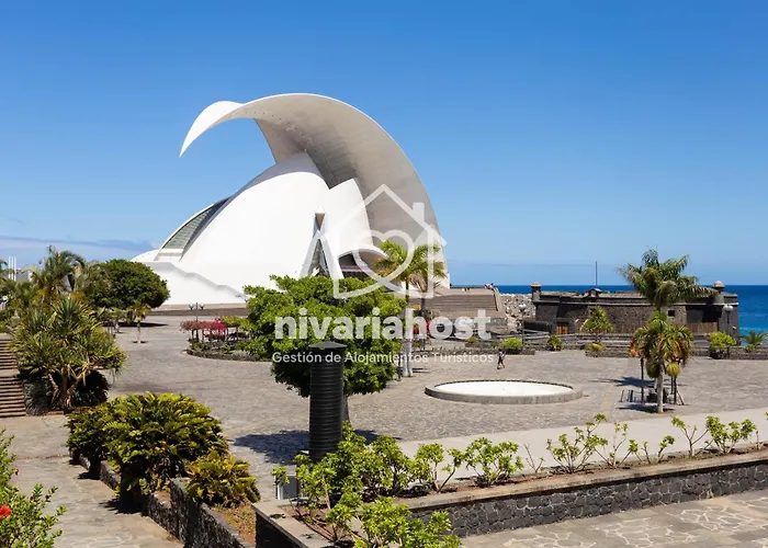 The Mint Cruz, By Nivariahost * Santa Cruz de Tenerife